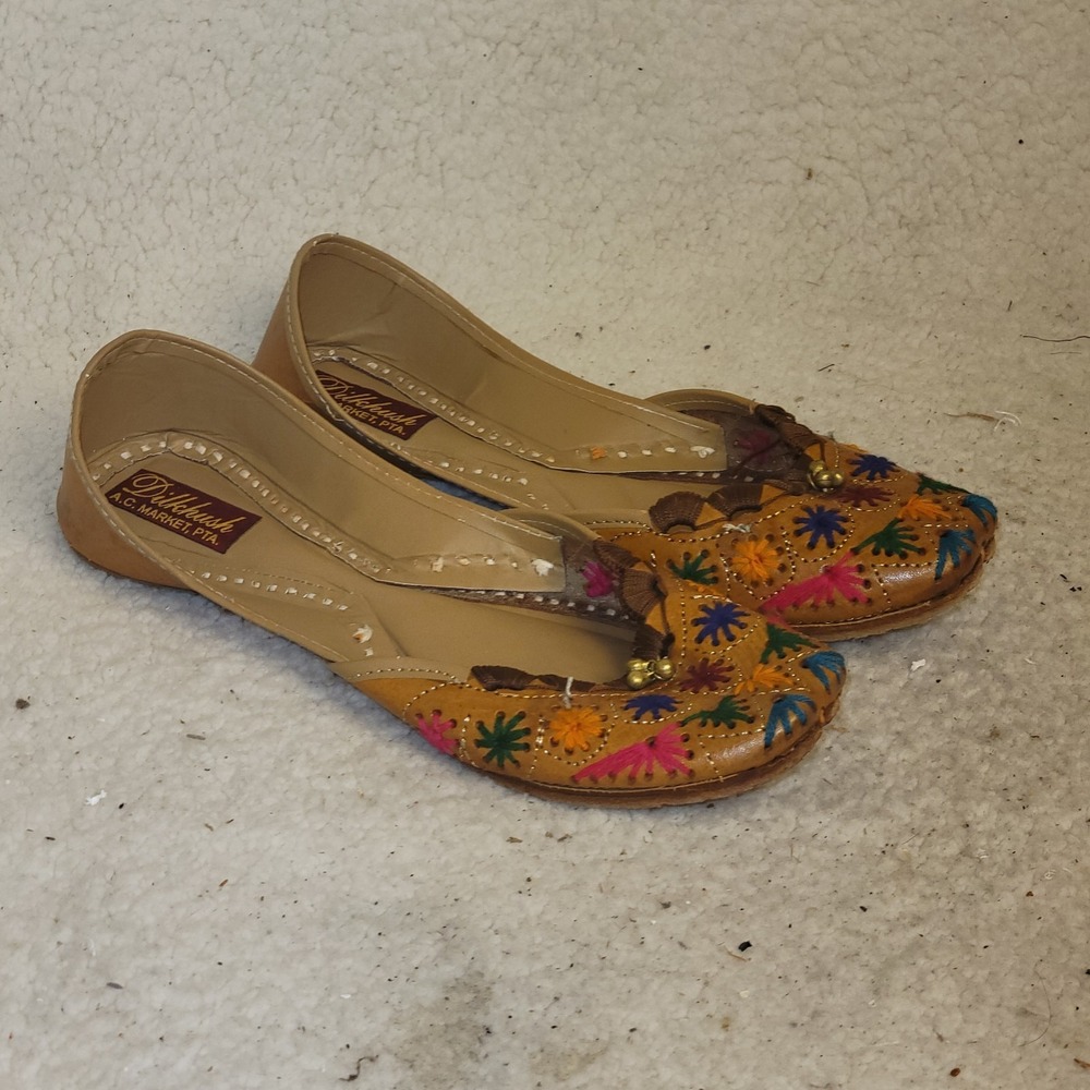 Dilkush Leather Jutti Flats Women US 10 EU 41 Tan Multicolor Embroidered Shoes